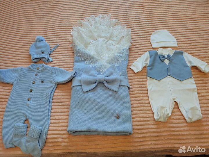 Конверт + комплект одежды на выписку для мальчика