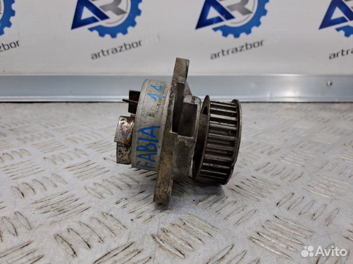 Насос водяной (помпа) Skoda Fabia 2 1.4 BXW 2009