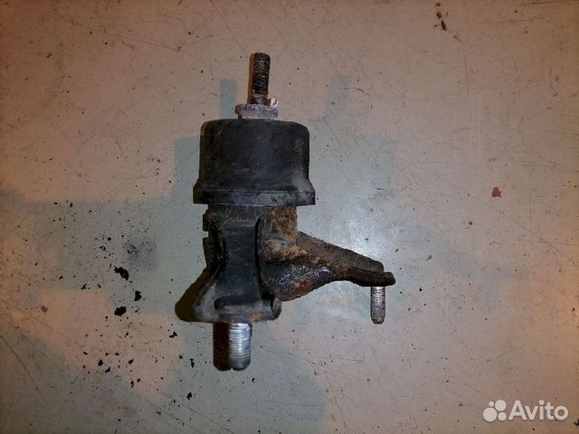 Опора двигателя (подушка двс) передняя левая 12372