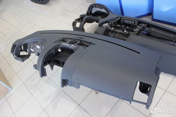 Торпедо/ панель восстановленная Volkswagen Touareg