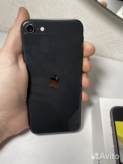 iPhone SE, 128 ГБ