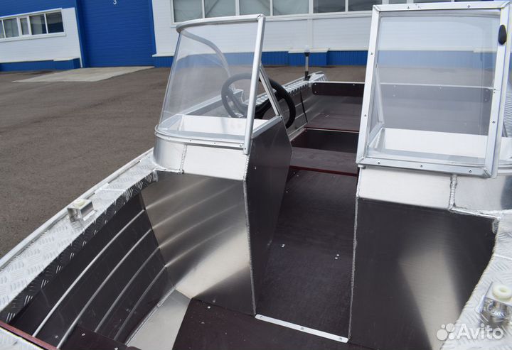 Новая лодка с увеличенными бортами Wyatboat 390DCM
