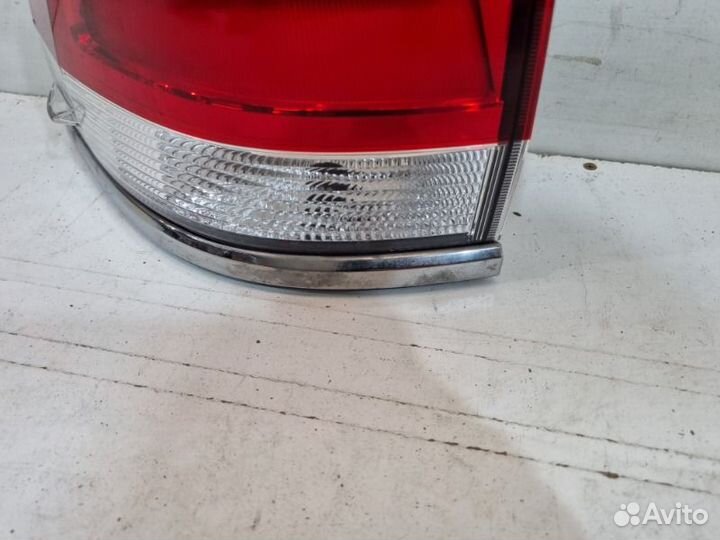 Фонарь задний левый Toyota Land Cruiser 200