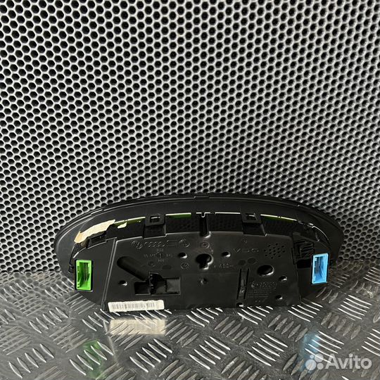 Панель приборов Volkswagen Passat