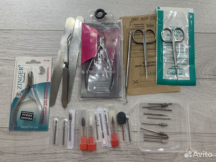 Ножницы, кусачки, кюретка, фрезы для маникюра