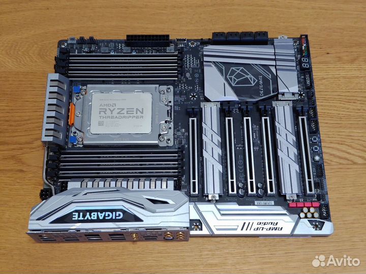 Gigabyte X399 Designare EX + AMD Threadripper 1920