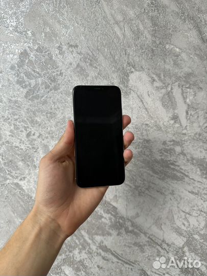 iPhone X, 64 ГБ
