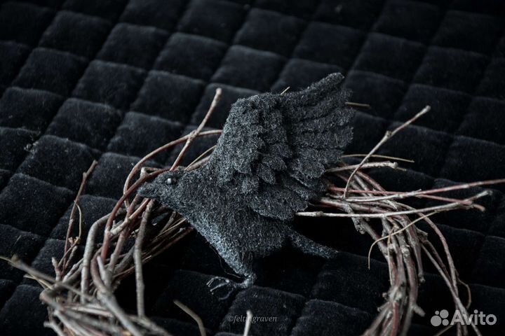 Брошь - значок Ворон