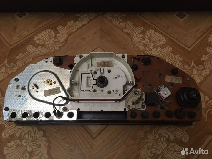 Панель, щиток приборов Mercedes E W124