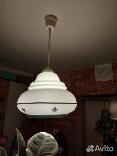 Два светильника на одну лампочку, по одной цене