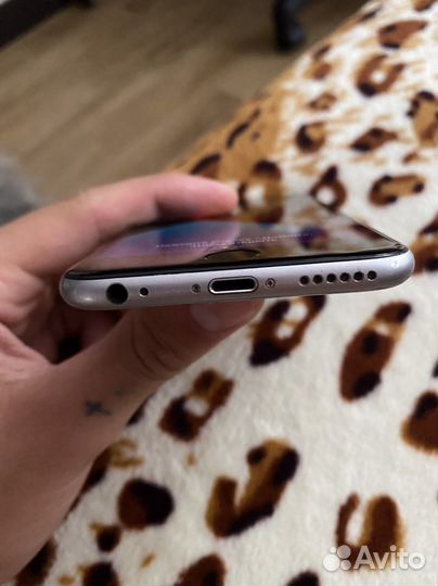 Телефон iPhone 6s