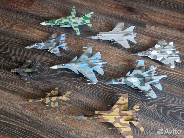 Продам модели самолетов реактивных 1:72