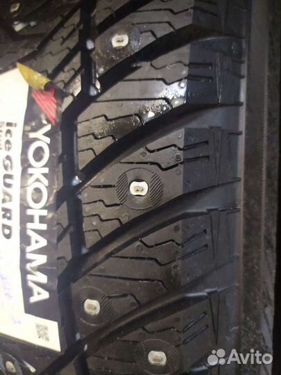 Yokohama Ice Guard IG65 215/65 R17