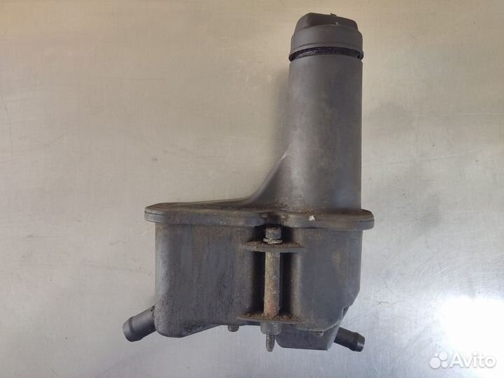 Бачок гидроусилителя Volkswagen Golf 3