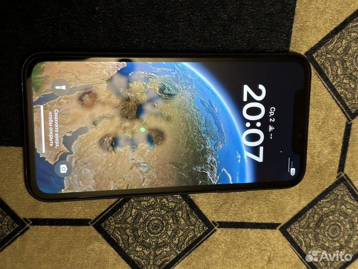 Телефон iPhone 11