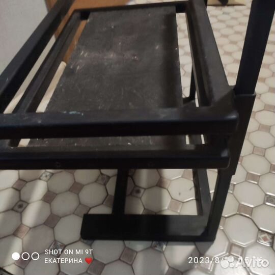 Подставка для мисок/стойка