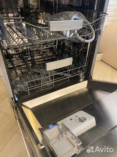 Встраиваемая посудомоечная машина 60