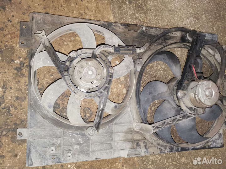 Вентилятор охлаждения Skoda Octavia A4 Tour