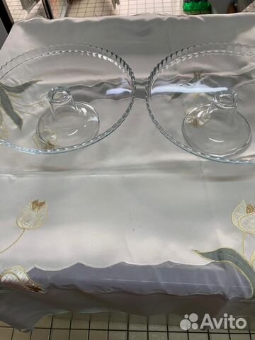 Тортница на ножке