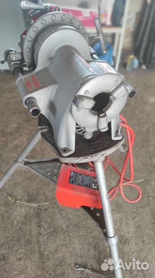 Резьбонарезной станок