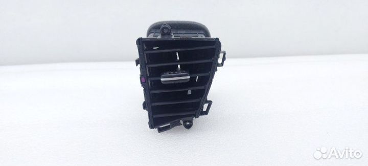 Дефлектор воздушный правый Kia Ceed CD G4FG 2023