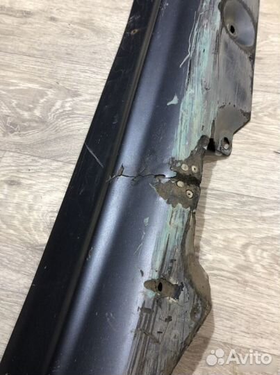 Накладка правого порога BMW E46 седан