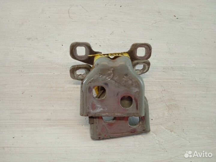 Петля двери задняя Renault Logan 1 2004-2014