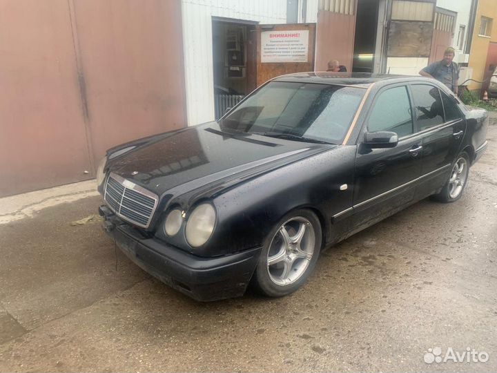 Запчасти на mercedes 210 е280