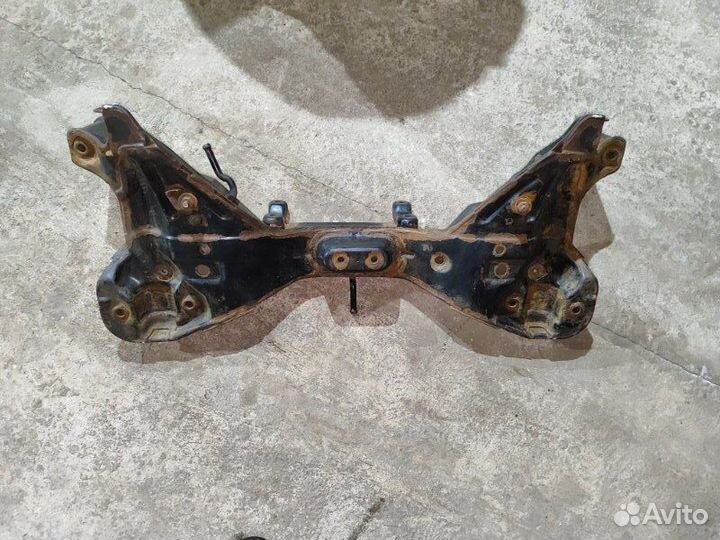 Подрамник Volvo S40 седан 2.0 B4204S 1998