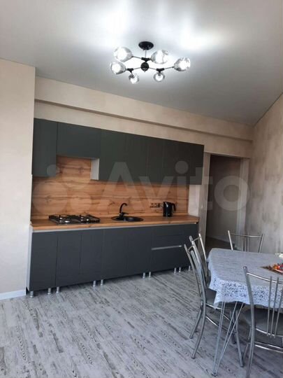 2-к. квартира, 72 м², 4/10 эт.