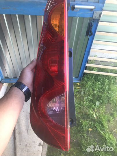 Задний фонарь nissan not
