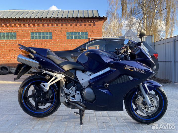 Honda VFR 800 V4 vtec