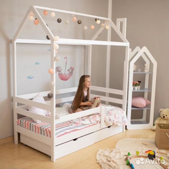 Детская кровать домик