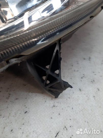 Фара передняя левая Nissan Micra хэтчбэк 5 дв. 1.0