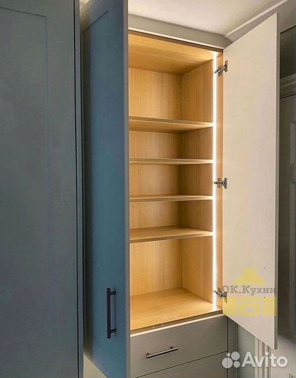 Шкаф двухстворчатый