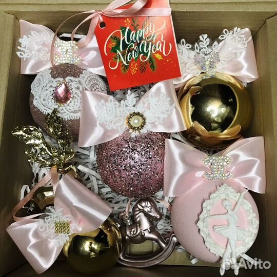 Набор ёлочных шаров с коробкой