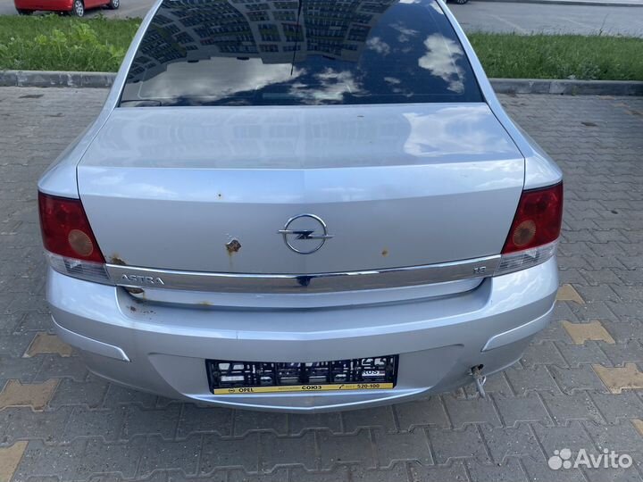 Опель астра Н седан в разбор на запчасти