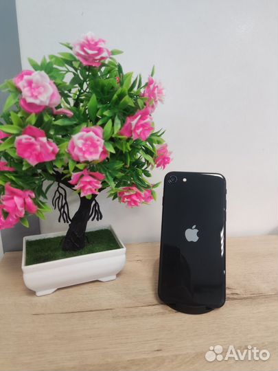 iPhone SE (2020), 64 ГБ