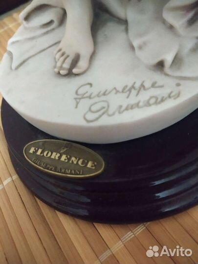 Статуэтка G. Armani леди Сирень и Розы фарфор