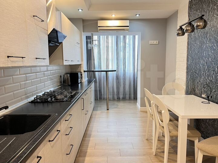 2-к. квартира, 52,5 м², 1/10 эт.