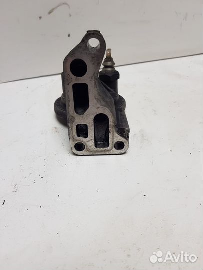 Кронштейн масляного фильтра VW Passat B3