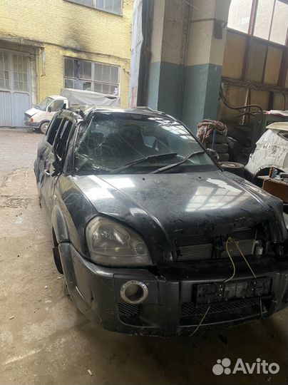 В полном разборе Hyundai Tucson 2.0 AT