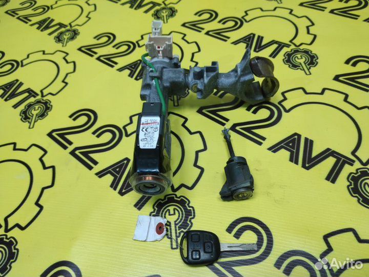 Замок зажигания с личинкой Toyota Harrier GSU30