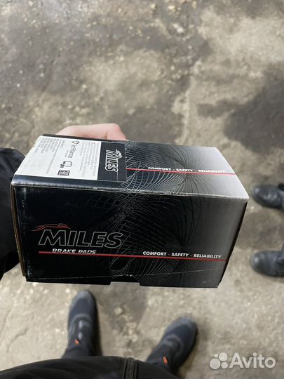 Тормозные колодки miles e410056
