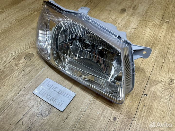 Фара передняя правая Hyundai Accent 2000 - 2012г