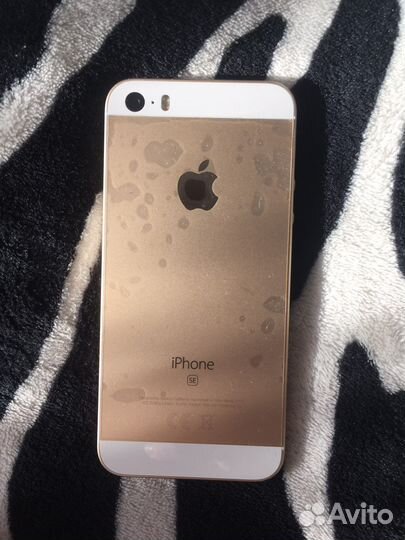 Телефон iPhone se 2016
