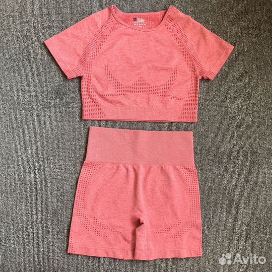 Костюм женский для фитнеса и йоги