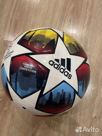 Футбольный мяч adidas size 4