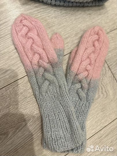 Продам набор: Варежки и шапка розово-голубая