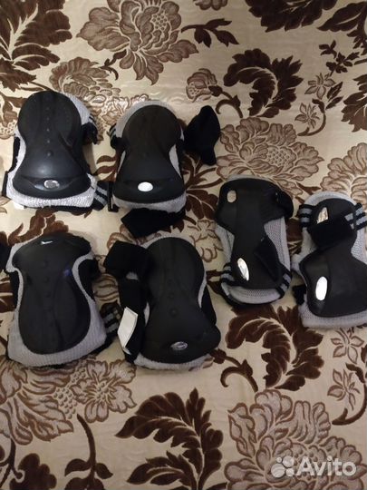 Комплект защиты для катания на роликовых коньках